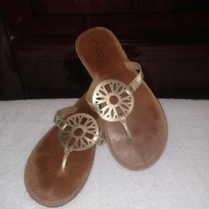 Super cute flip flop sandals...
